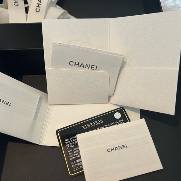Chanel Sunglasses bag ,99% New. With receipt and certificate of authenticity - Picture 5 of 10